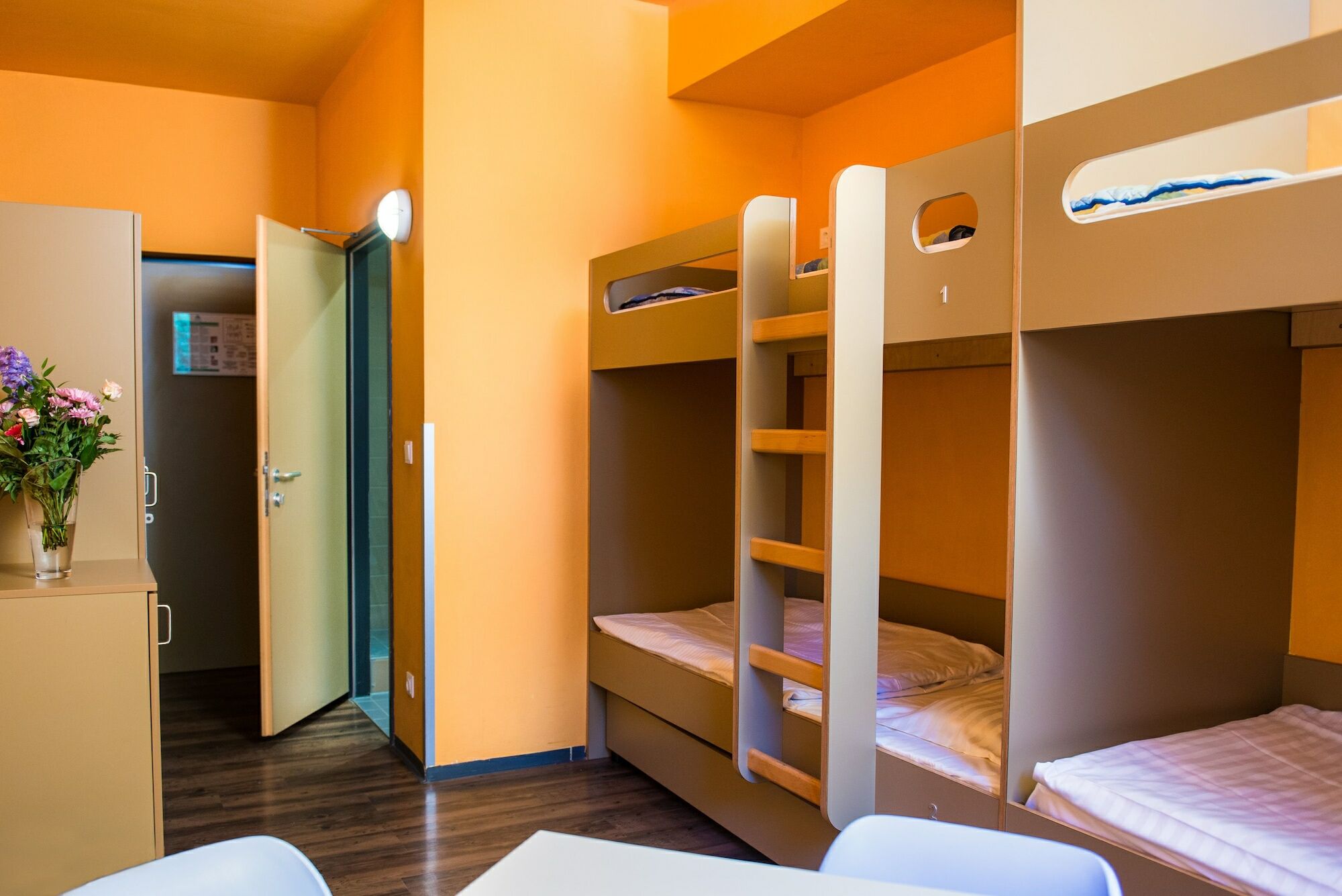 Hostel Huetteldorf Vienna Exterior photo
